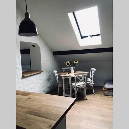 Old Town Attic Apartment *